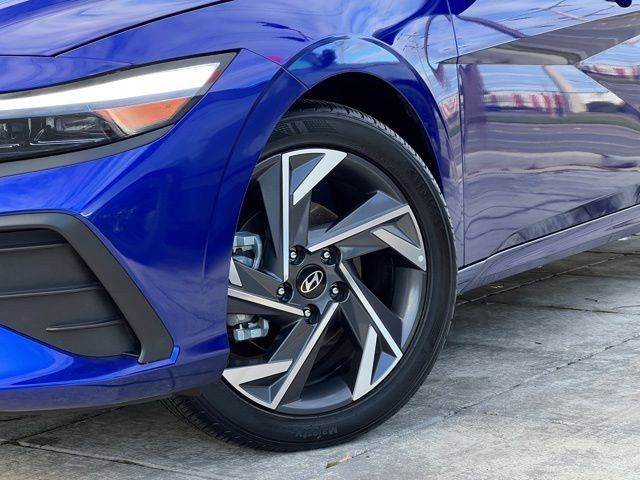 Certified 2025 Hyundai Elantra Sport image 2