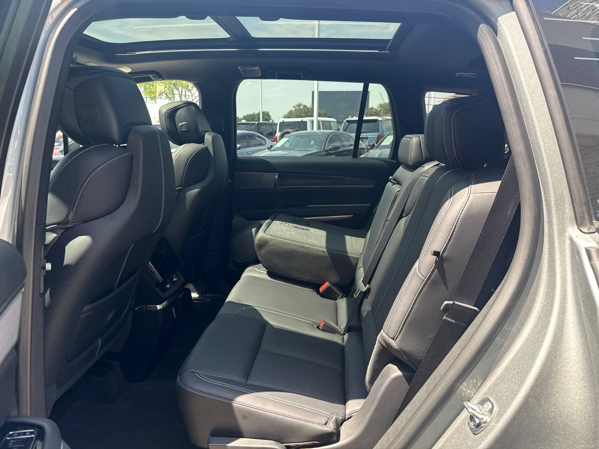 Used 2026 Cadillac Vistiq Luxury AWD/4WD image 5