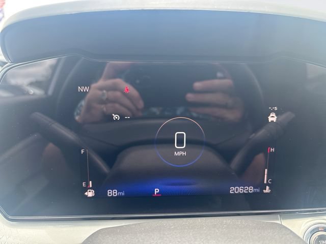 Used 2025 Chevrolet Trax LT w/ LT Convenience Package FWD image 15