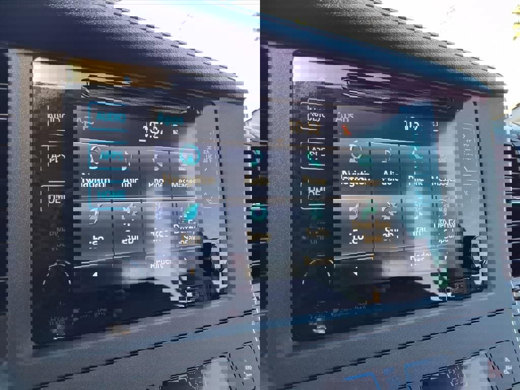 Used 2016 Toyota Sienna L image 7