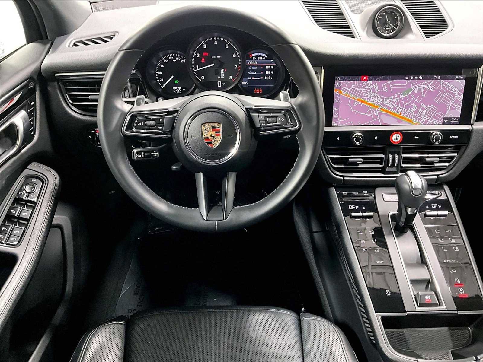 Used 2025 Porsche Macan image 16