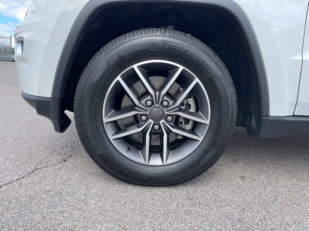 Used 2022 Jeep Grand Cherokee Limited AWD/4WD image 9