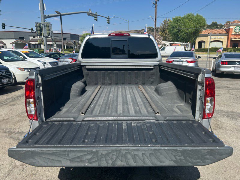 Used 2019 Nissan Frontier SV image 5