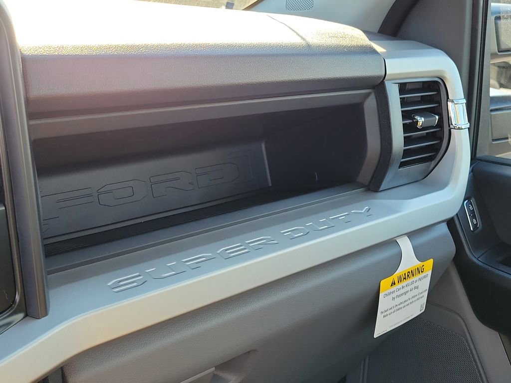 New 2026 Ford F550 4x4 Regular Cab Super Duty image 31