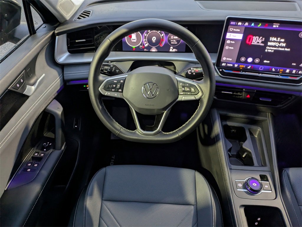 Used 2025 Volkswagen Tiguan SE image 16