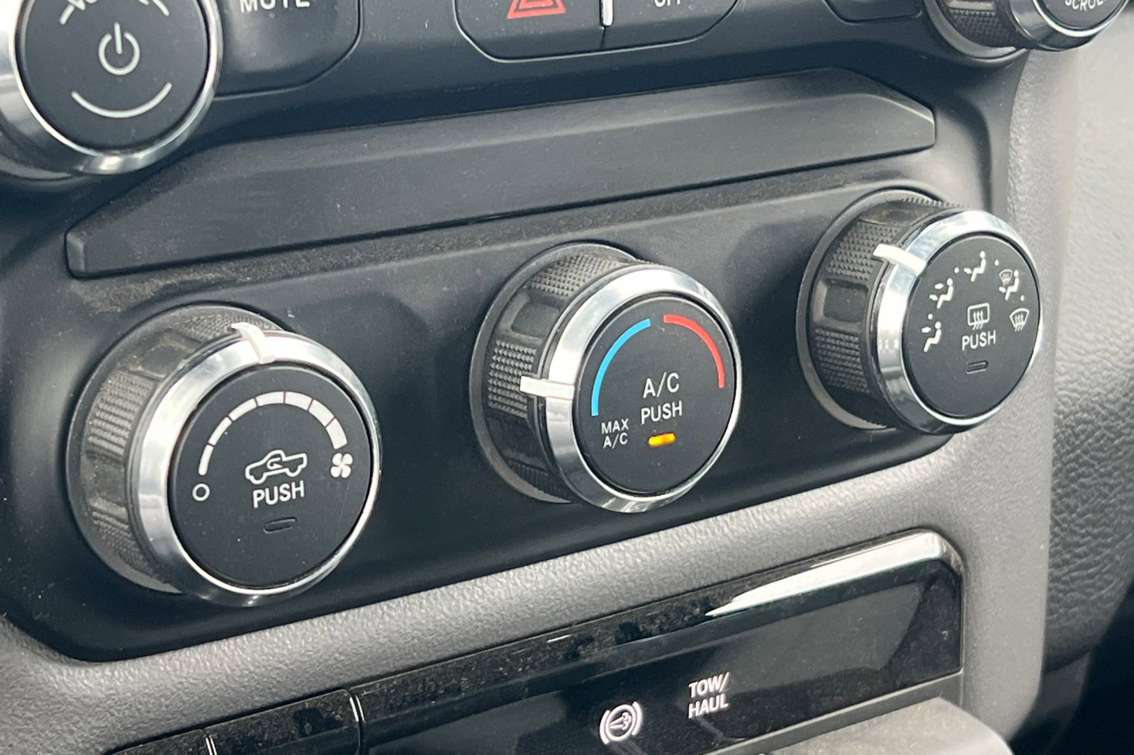 Used 2024 RAM 3500 Big Horn image 27