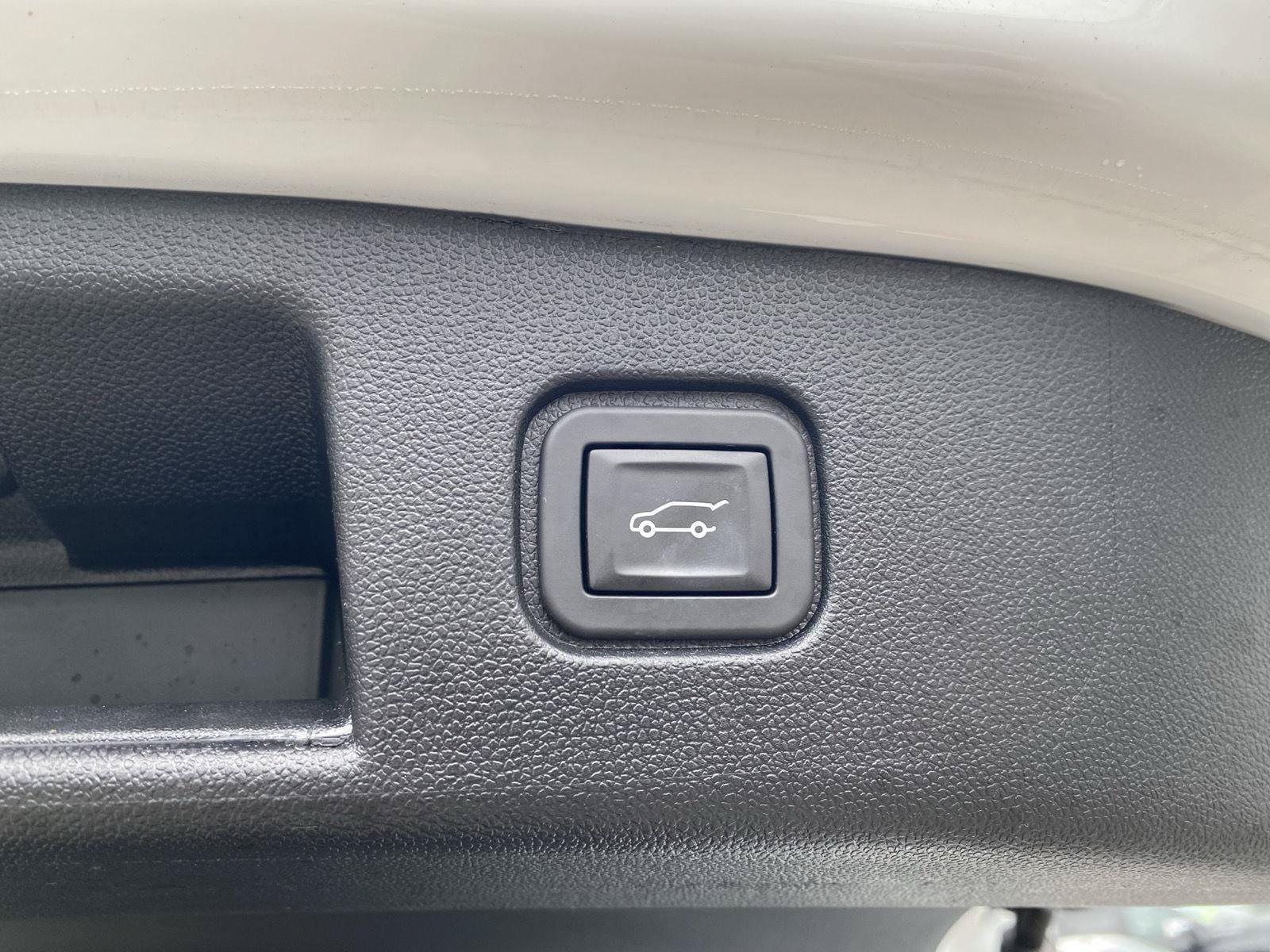 Used 2024 Chevrolet Blazer EV LT AWD/4WD image 11