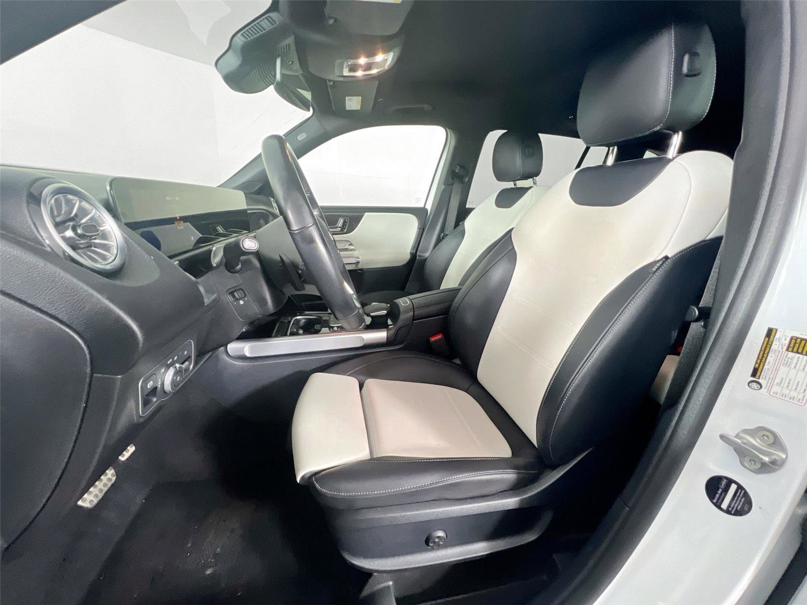 Certified 2023 Mercedes-Benz GLB 250 4MATIC image 18