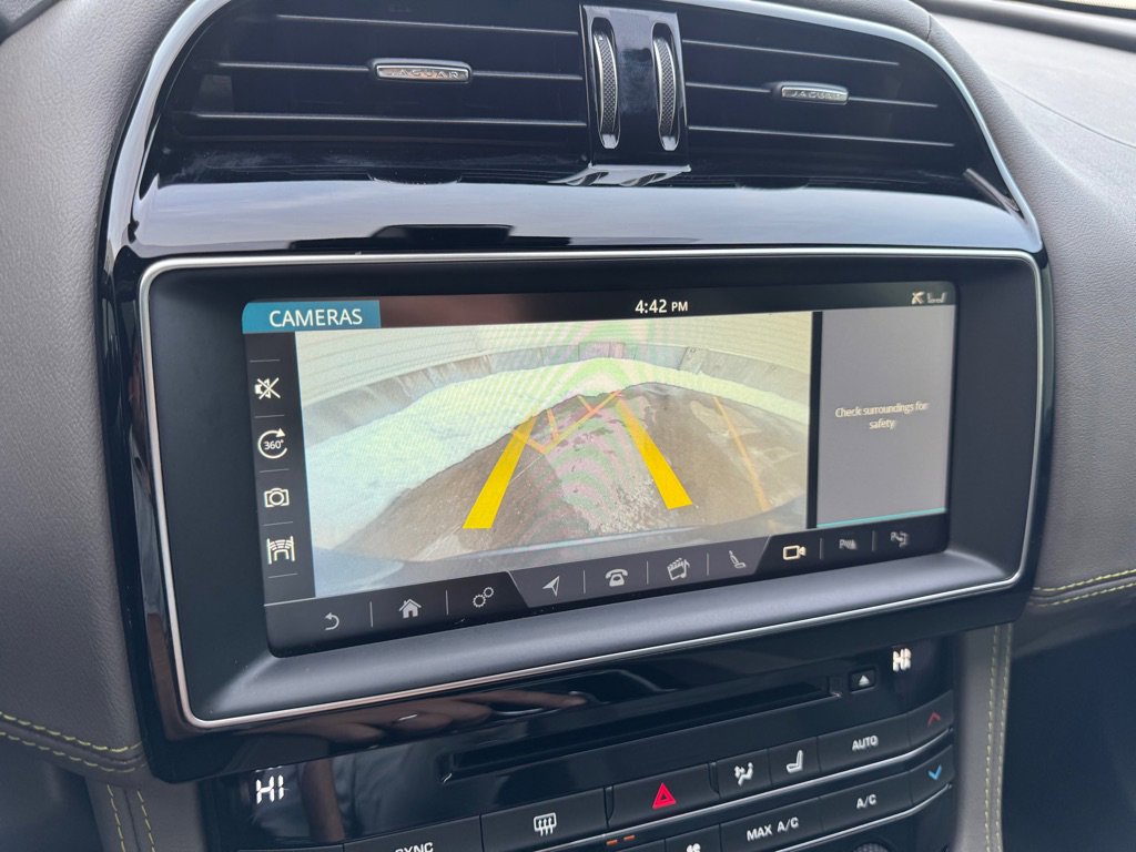 Used 2017 Jaguar F-PACE R-Sport image 22