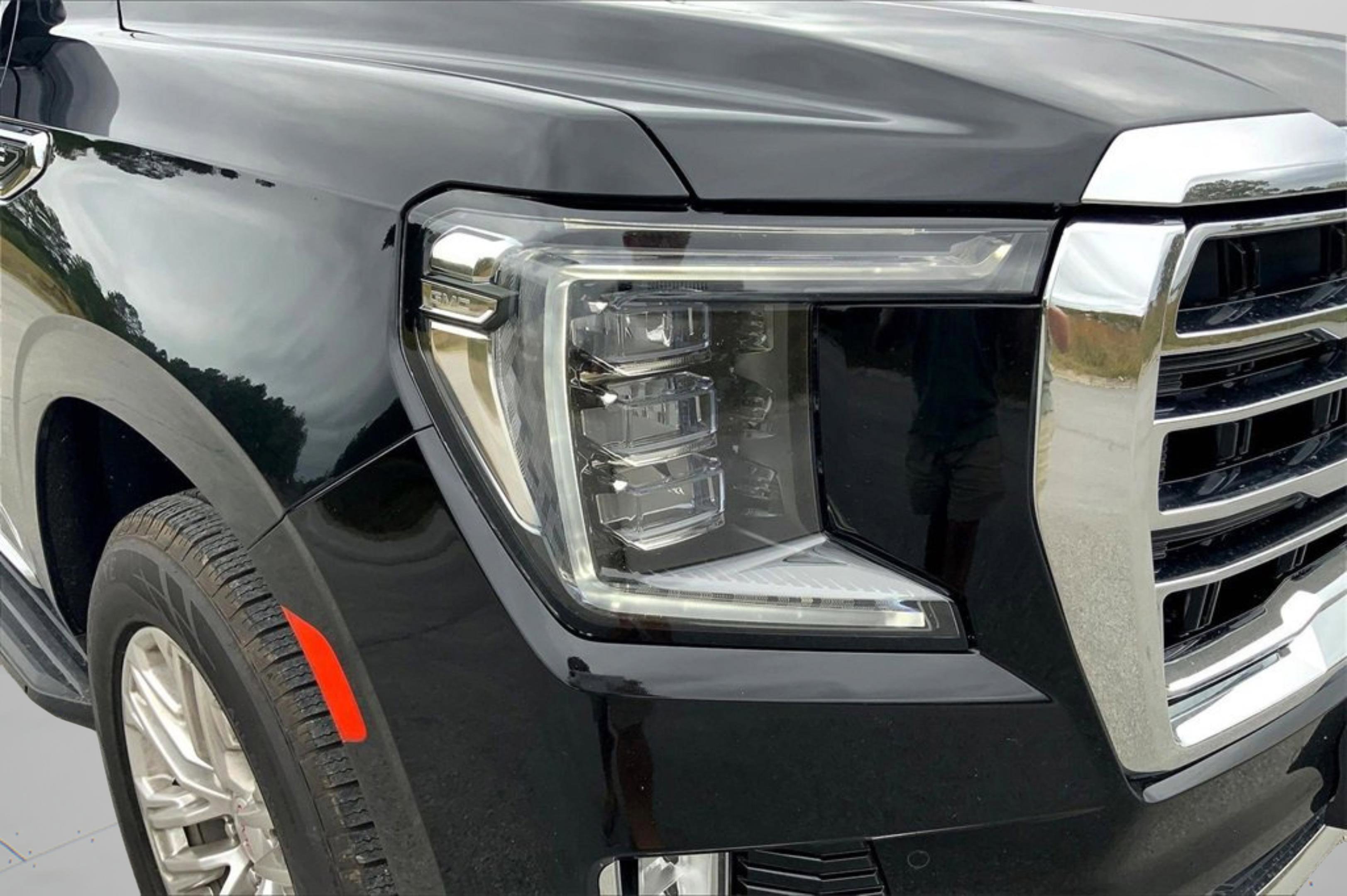 Used 2023 GMC Yukon SLT image 30