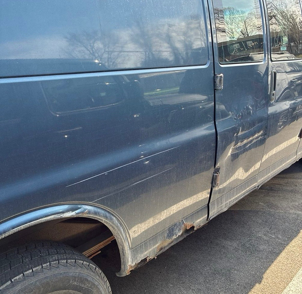 Used 1999 Chevrolet Express 3500 Extended RWD image 36