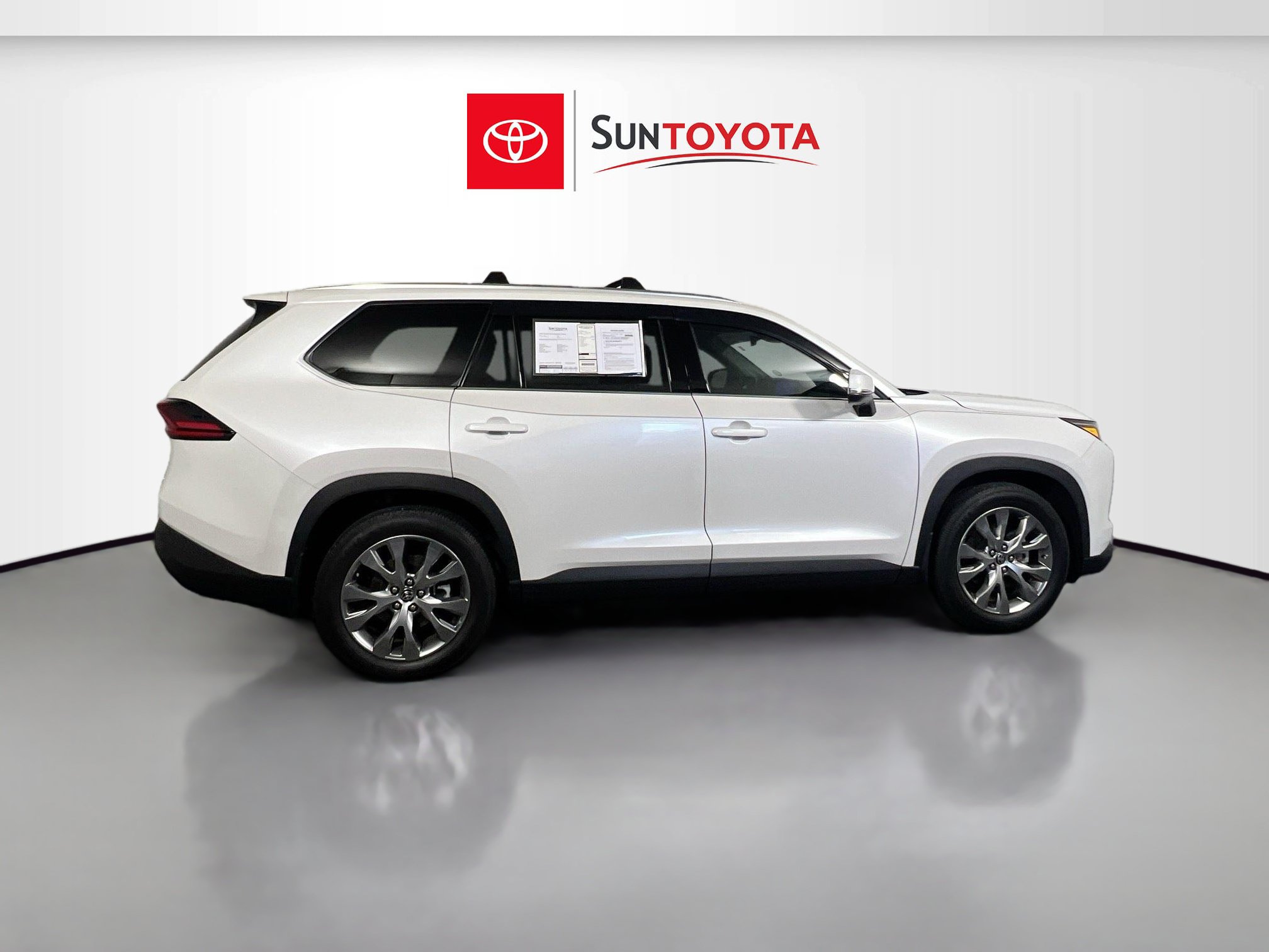 Used 2025 Toyota Grand Highlander AWD Hybrid image 2