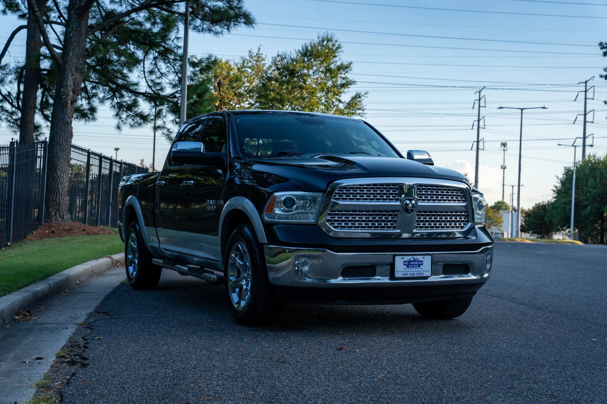 Used 2014 RAM 1500 Laramie w/ Convenience Group AWD/4WD image 3