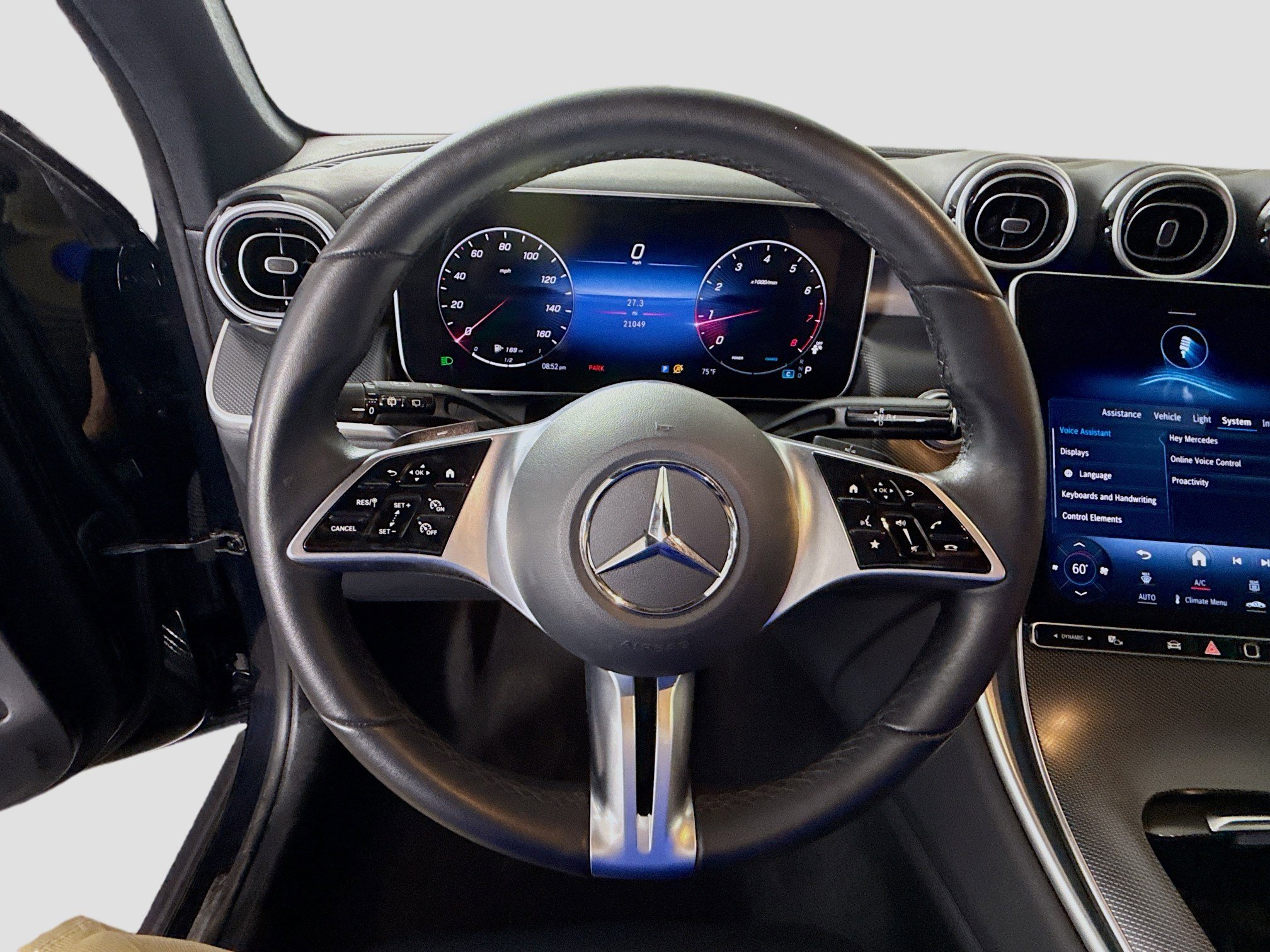 Used 2024 Mercedes-Benz GLC 300 4MATIC image 13