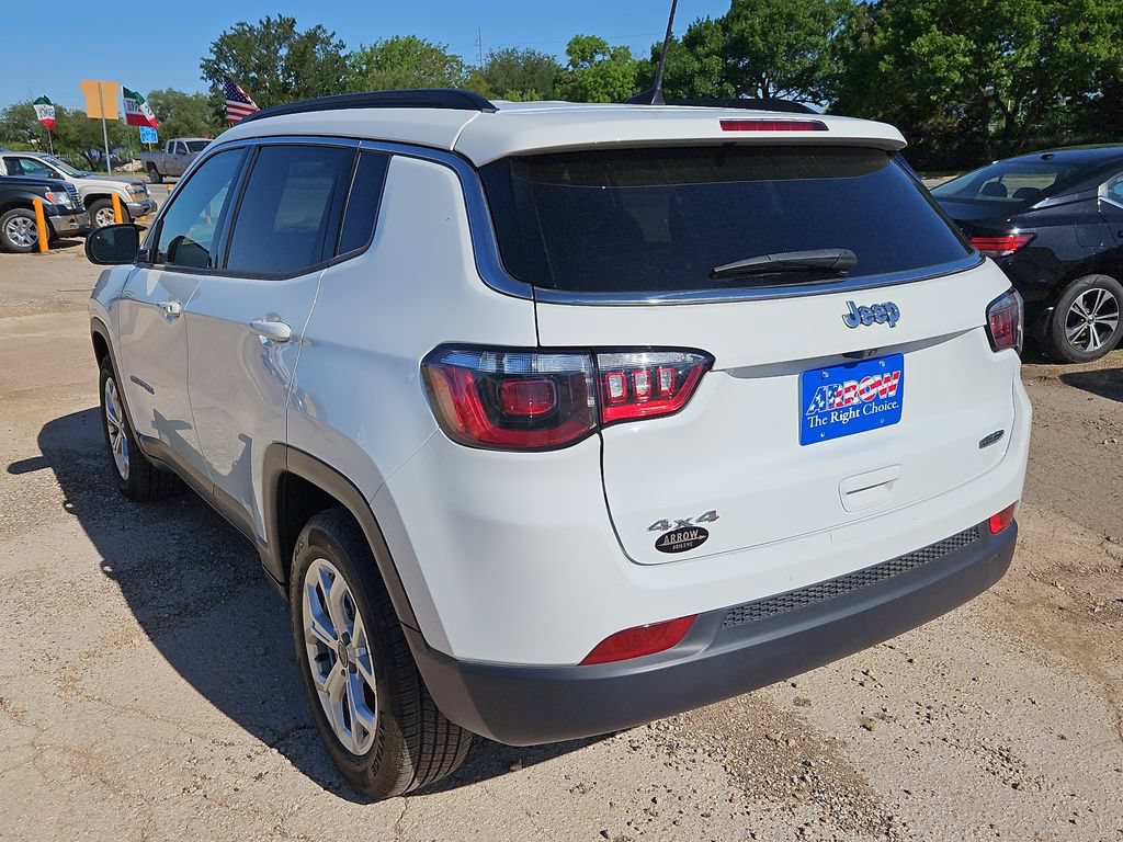 Used 2025 Jeep Compass Latitude AWD/4WD image 8