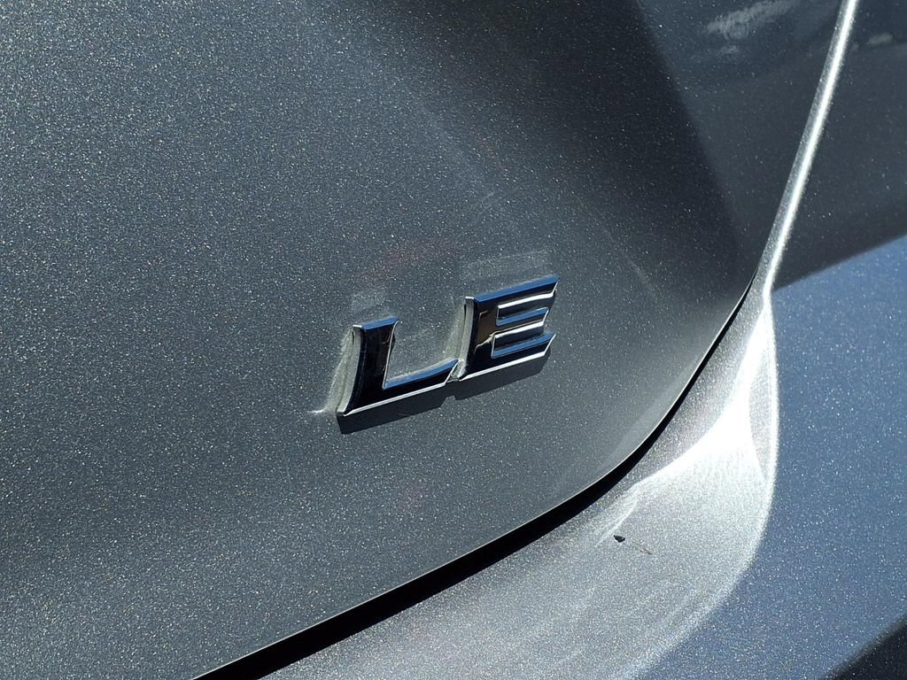 Used 2025 Toyota Camry LE FWD image 8