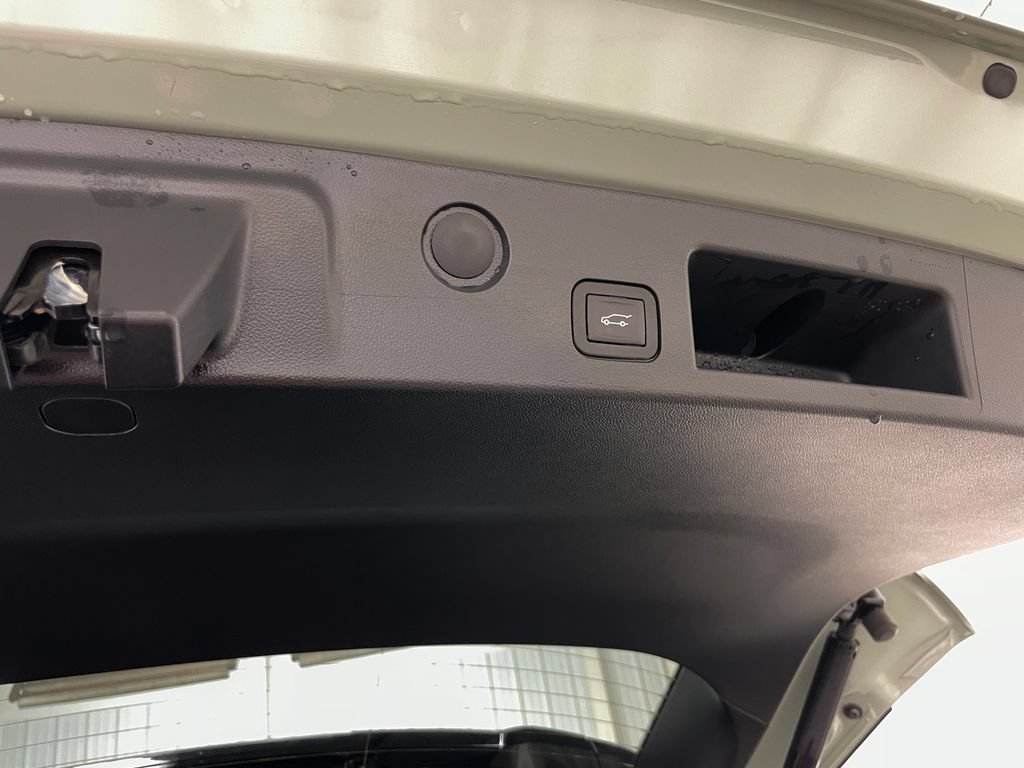 Used 2025 Chevrolet Equinox LT w/ Convenience Package II FWD image 42