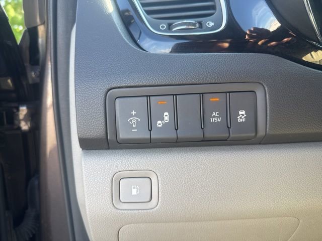 Used 2016 Kia Sedona SX image 24