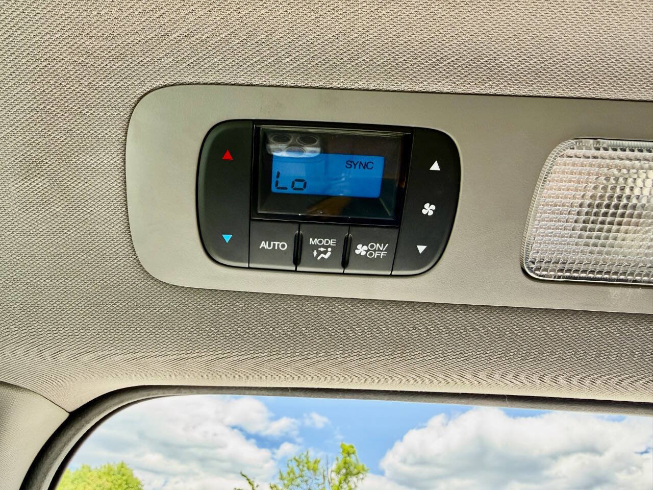 Used 2013 Honda Odyssey Touring Elite image 12