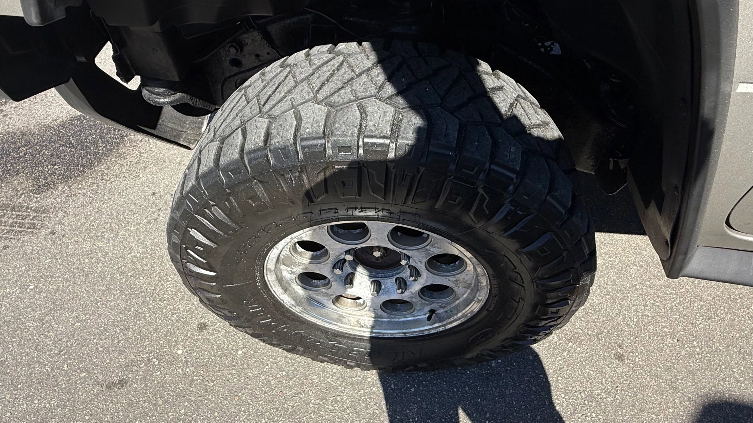 Used 2005 HUMMER H2 SUT w/ Preferred Equipment Group image 29