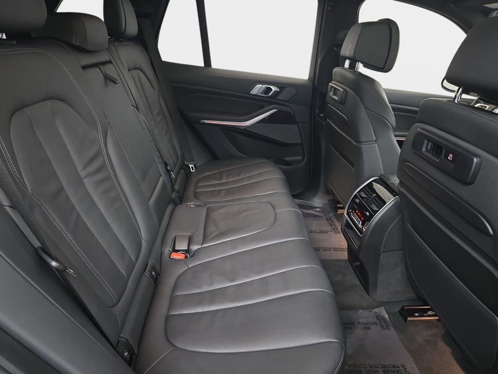 Used 2020 BMW X5 M50i AWD/4WD image 13