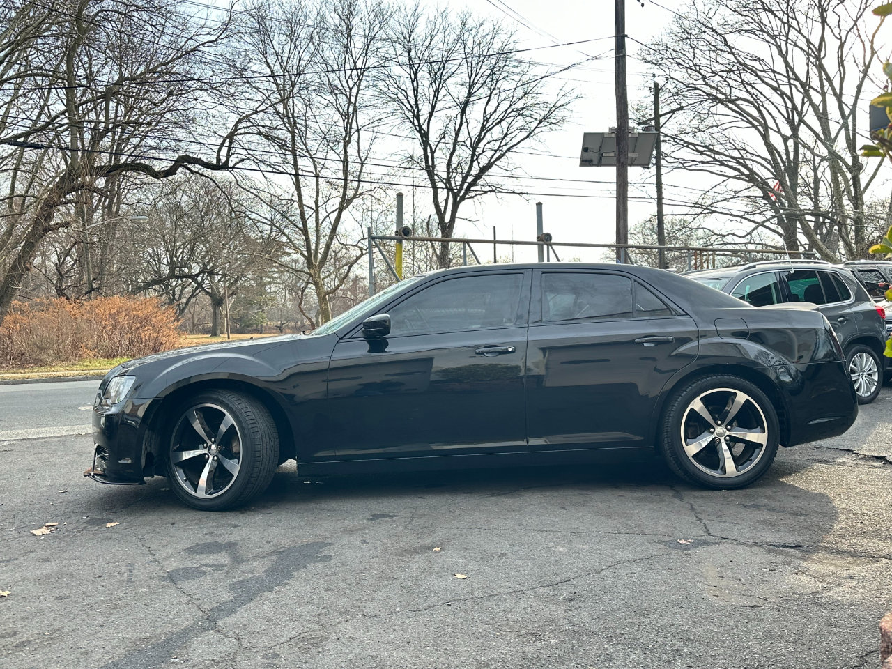 Used 2014 Chrysler 300 RWD image 3