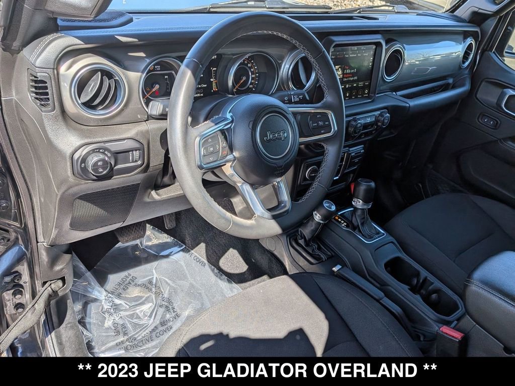 Used 2023 Jeep Gladiator Overland AWD/4WD image 2