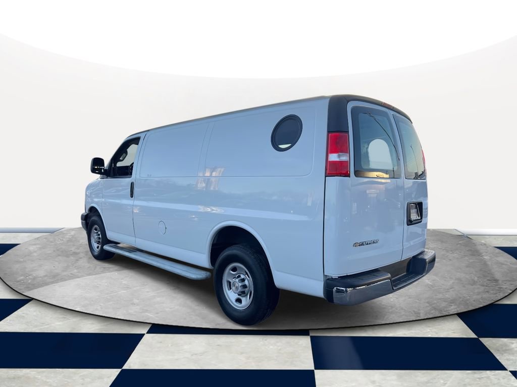 Used 2024 Chevrolet Express 2500 w/ Driver Convenience Package image 4