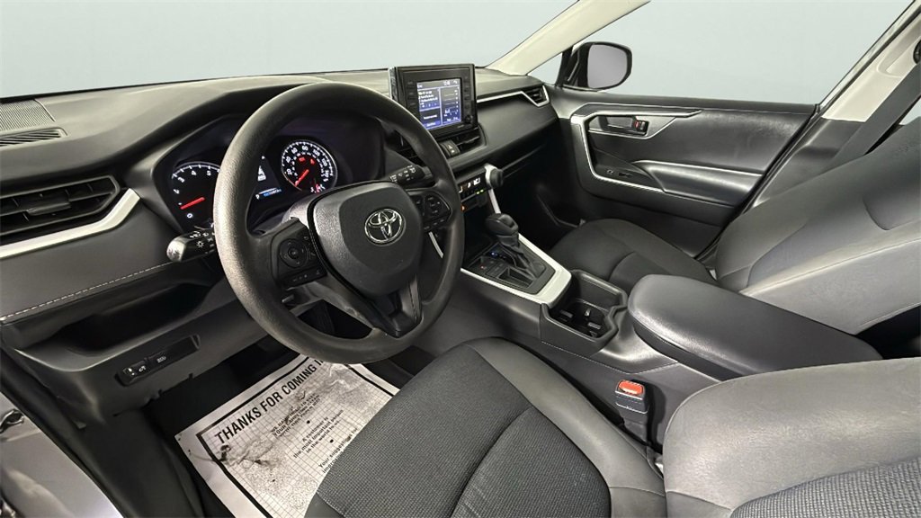Used 2022 Toyota RAV4 LE image 18