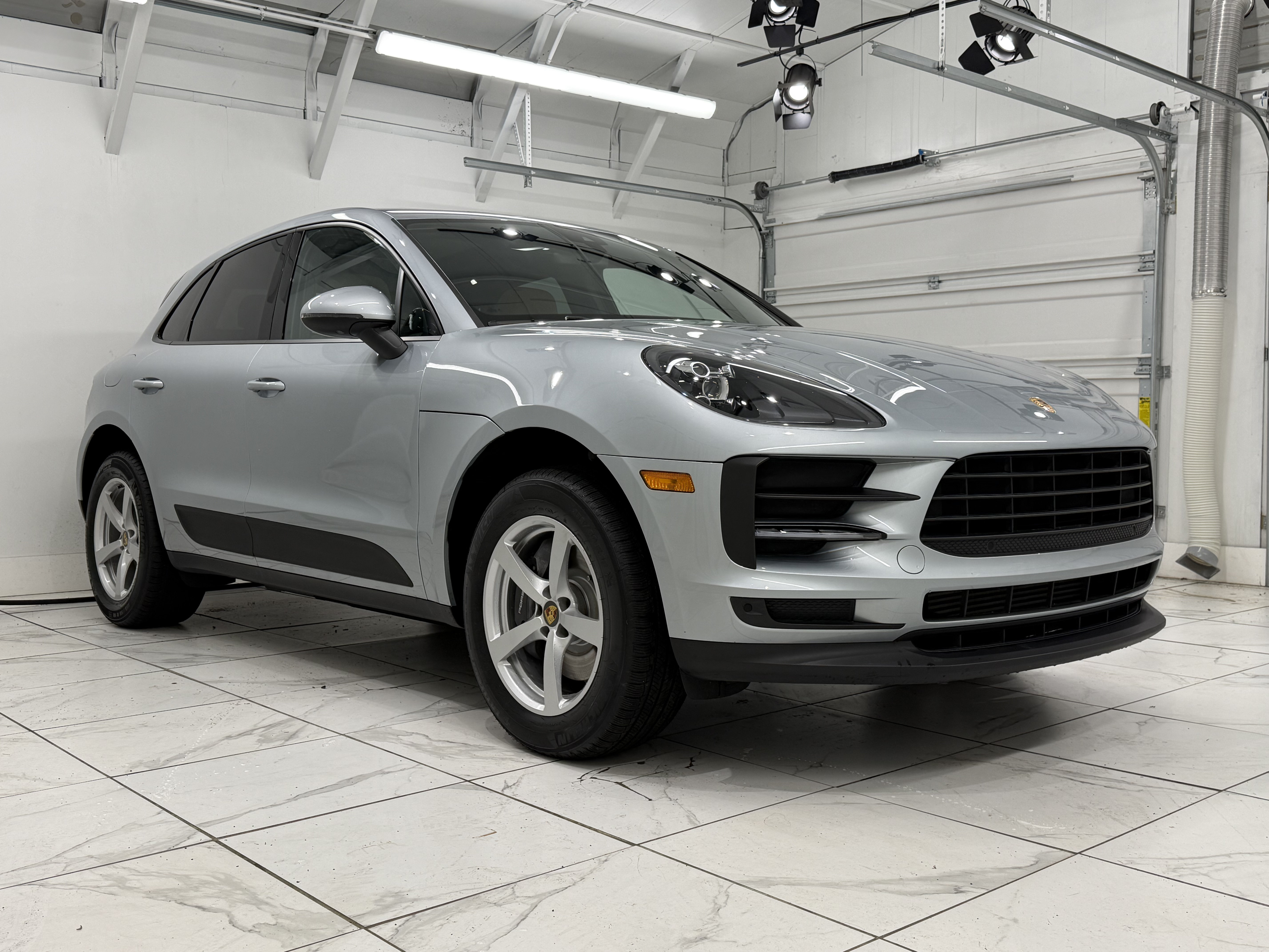 Certified 2021 Porsche Macan AWD/4WD image 10