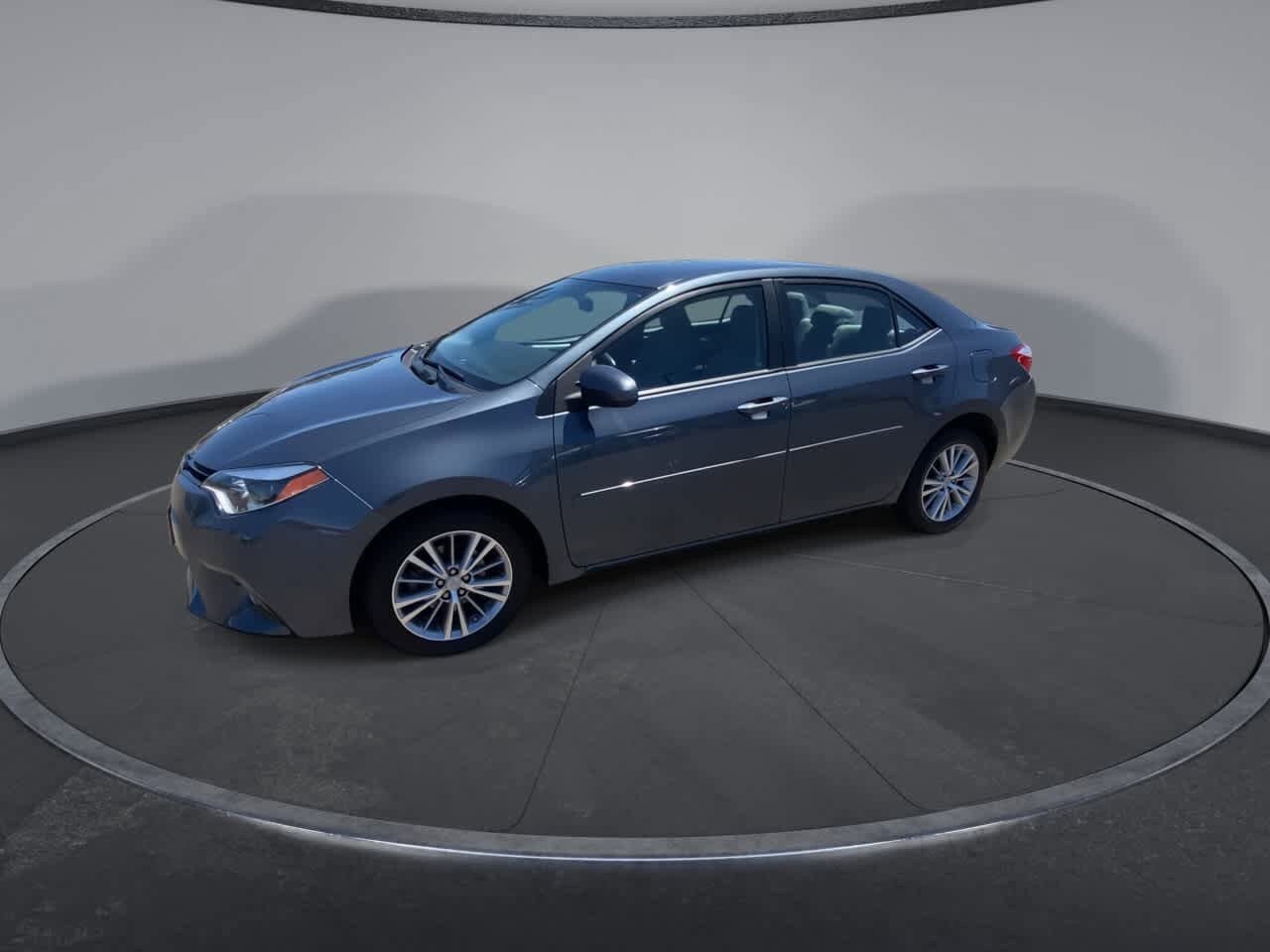 Used 2015 Toyota Corolla LE FWD image 4
