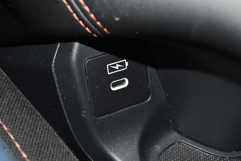Used 2025 Honda HR-V Sport image 17