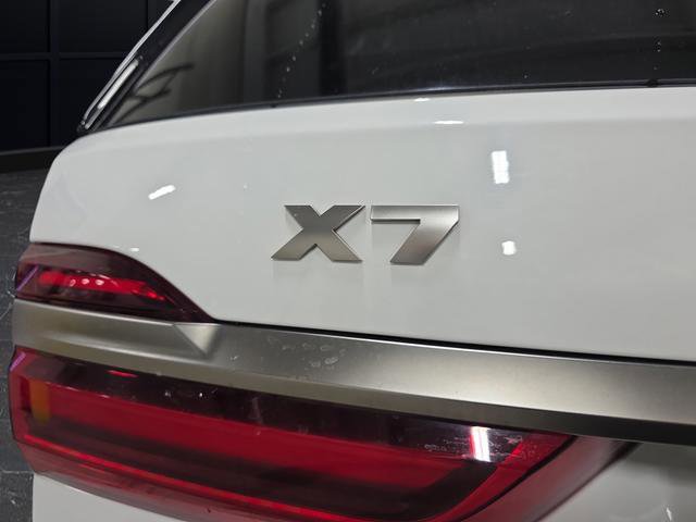 Used 2021 BMW X7 M50i w/ Dynamic Handling Package image 39