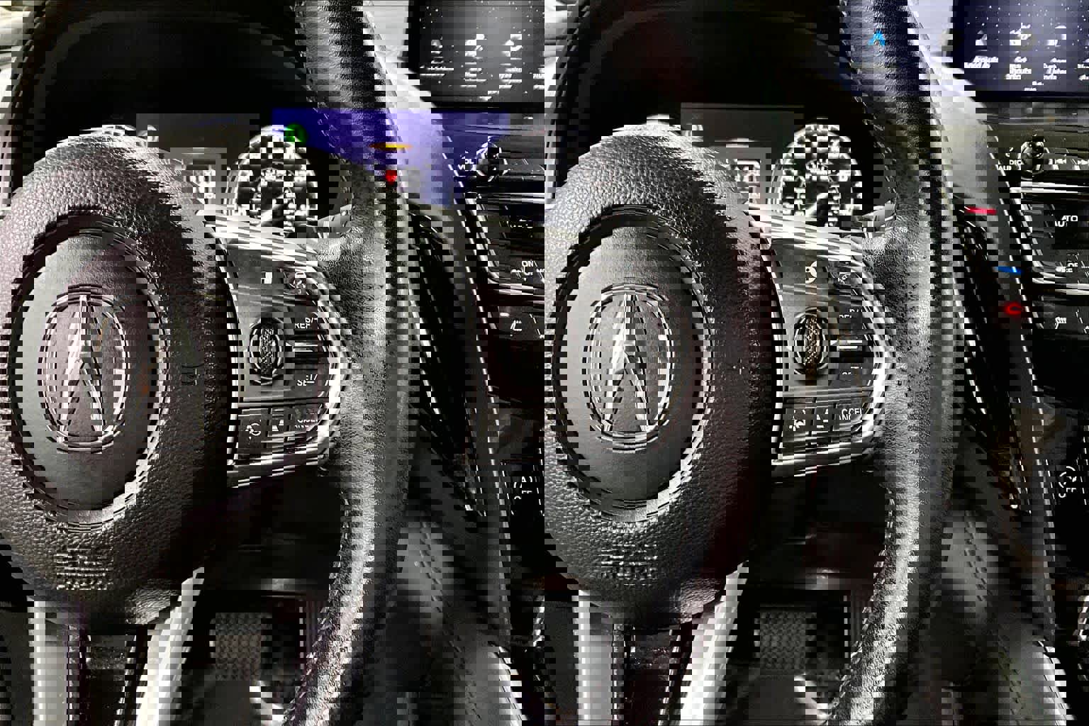 Used 2024 Acura RDX SH-AWD image 25