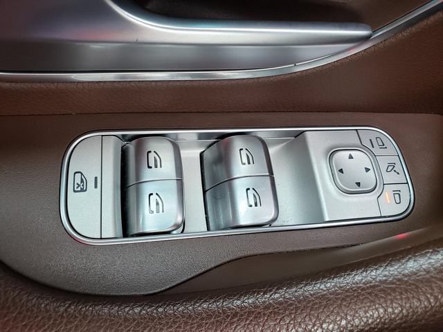 Used 2024 Mercedes-Benz GLS 450 4MATIC image 27