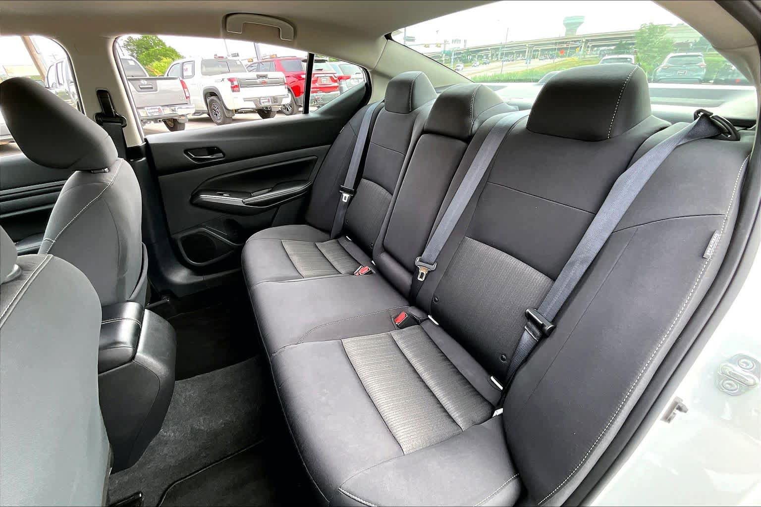 Used 2025 Nissan Altima 2.5 SV FWD image 21