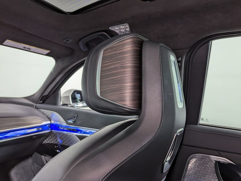 Certified 2024 BMW 760i xDrive AWD/4WD image 24