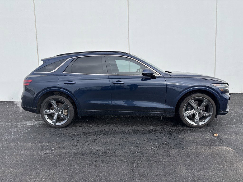 Used 2022 Genesis GV70 3.5T Sport w/ Sport Prestige Package image 2