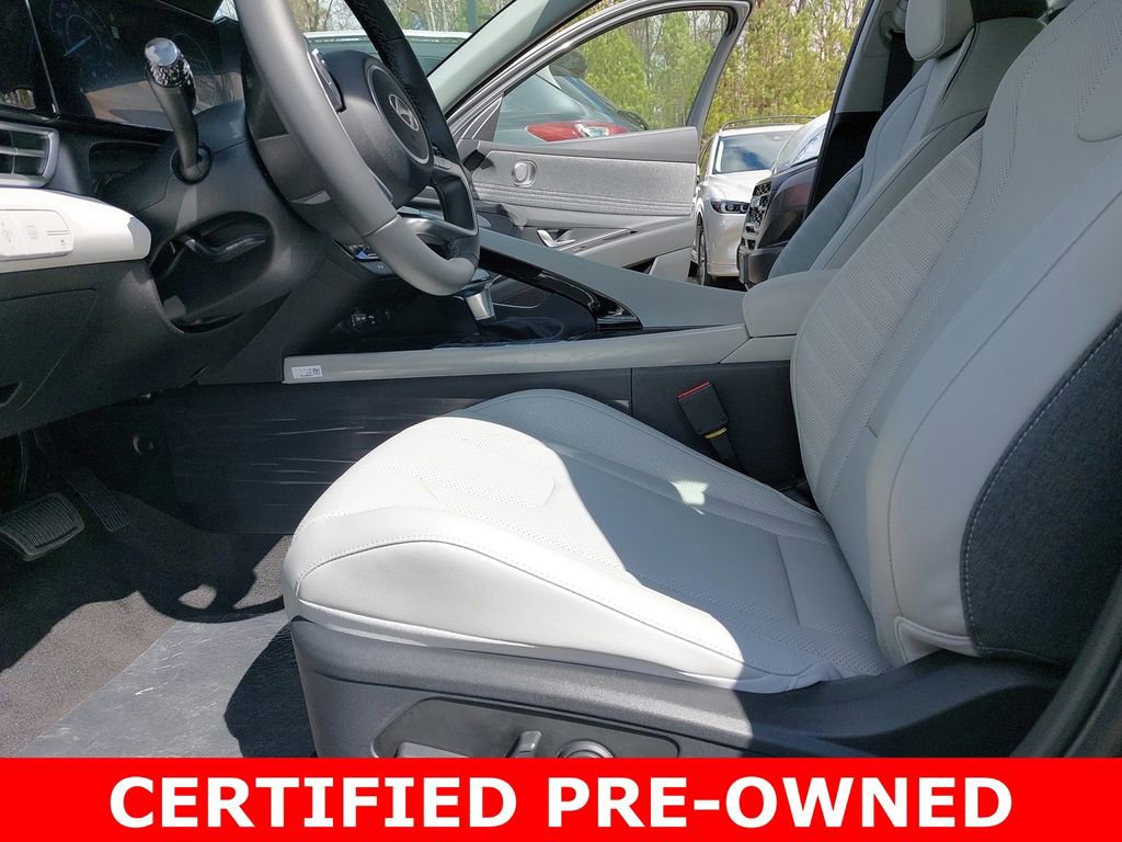 Certified 2025 Hyundai Elantra Limited image 29