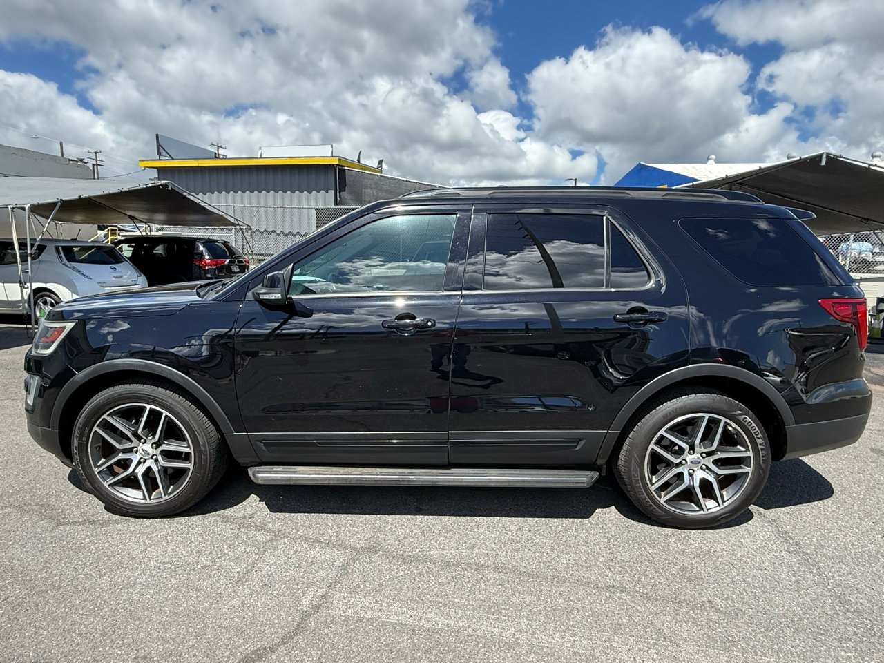 Used 2017 Ford Explorer Sport w/ Equipment Group 401A image 2
