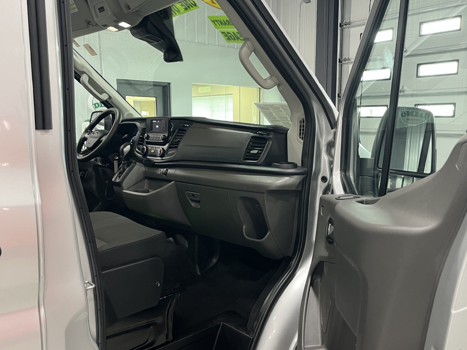 Used 2024 Ford Transit 250 148 Medium Roof RWD image 10