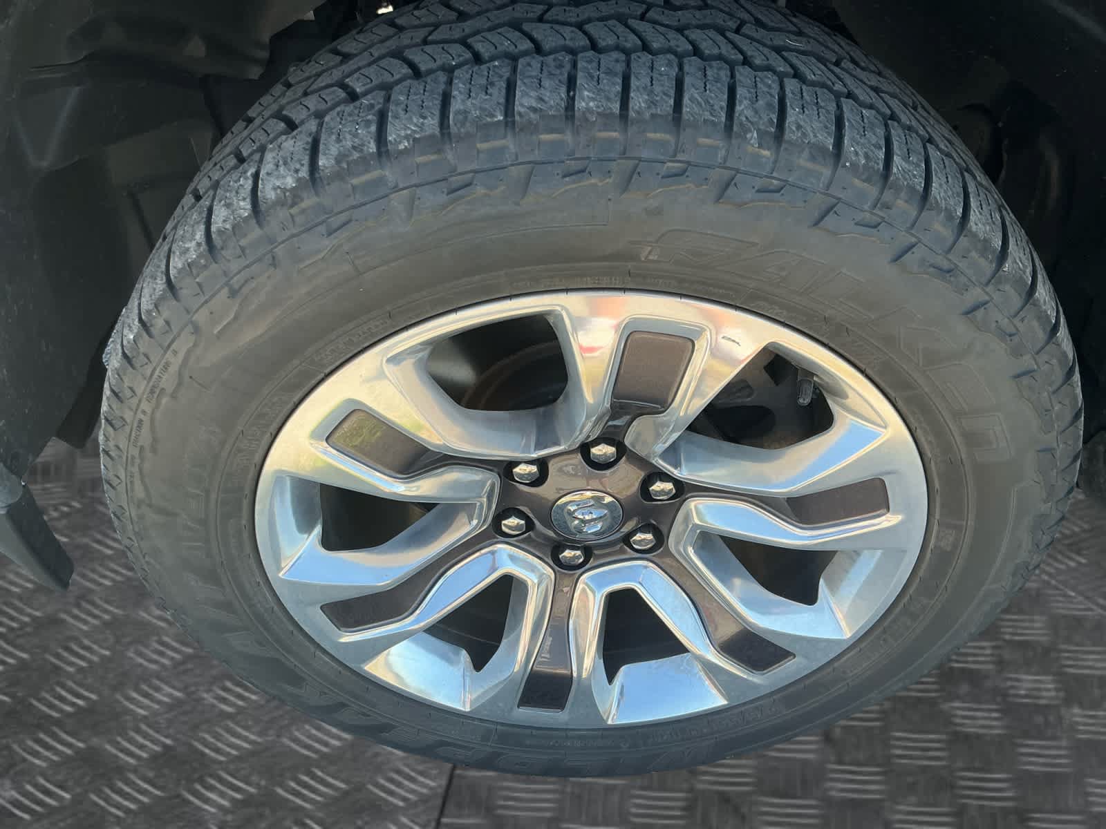 Used 2024 RAM 1500 Limited AWD/4WD image 14
