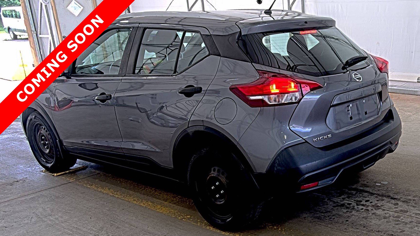Used 2019 Nissan Kicks S FWD image 3