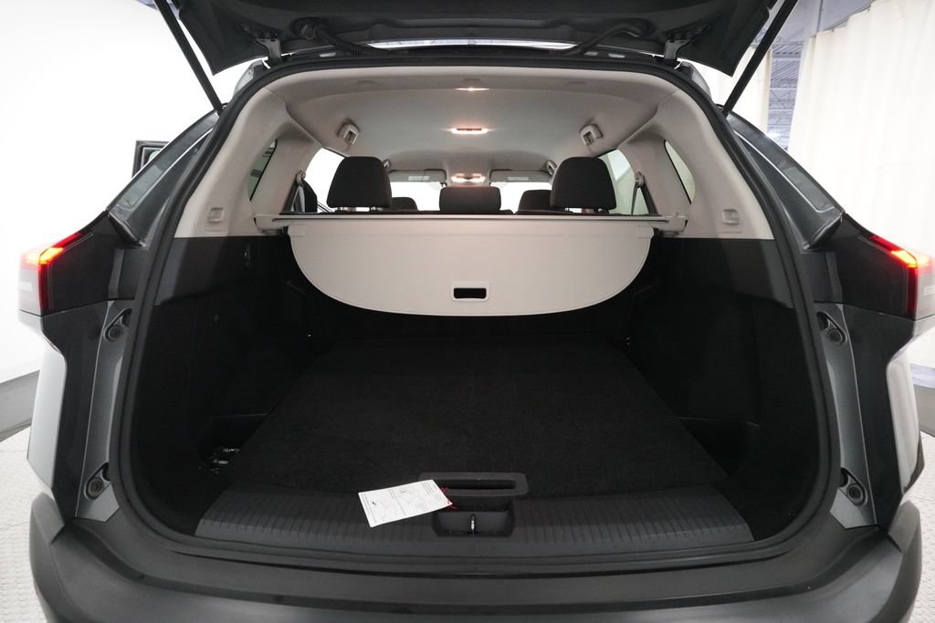 Used 2021 Nissan Rogue S AWD/4WD image 10