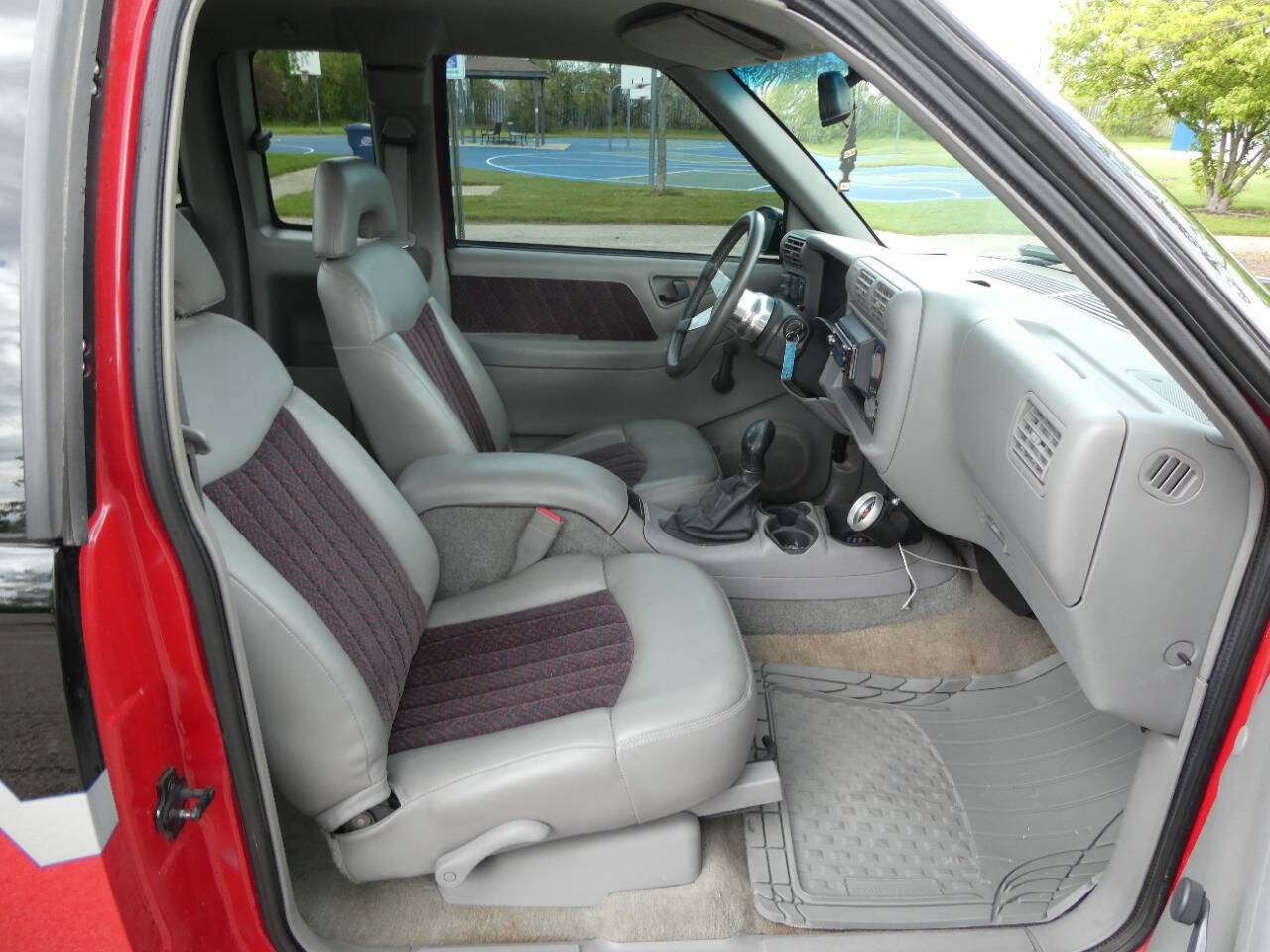 Used 1997 GMC Sonoma SLS w/ Sport Marketing Option Pkg RWD image 18