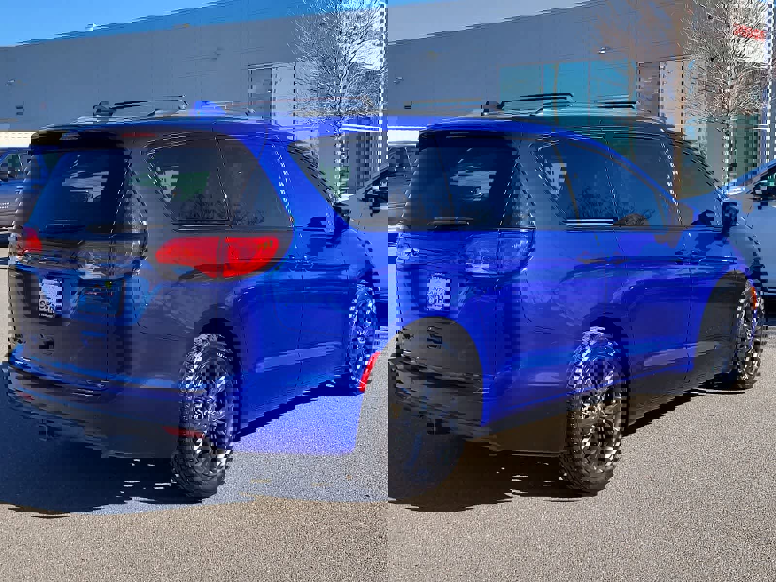 Used 2020 Chrysler Pacifica Touring-L Plus image 5