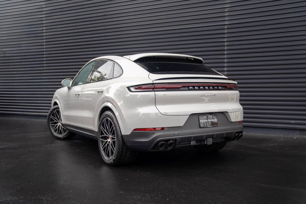New 2026 Porsche Cayenne S AWD/4WD image 3
