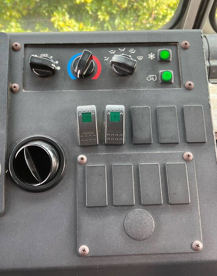 Used 2014 Ford E-350 and Econoline 350 Super Duty w/ A/C Prep Package image 18