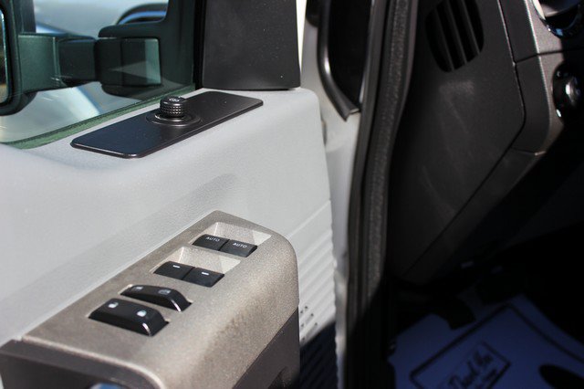 Used 2016 Ford F250 XLT w/ XLT Value Package AWD/4WD image 8