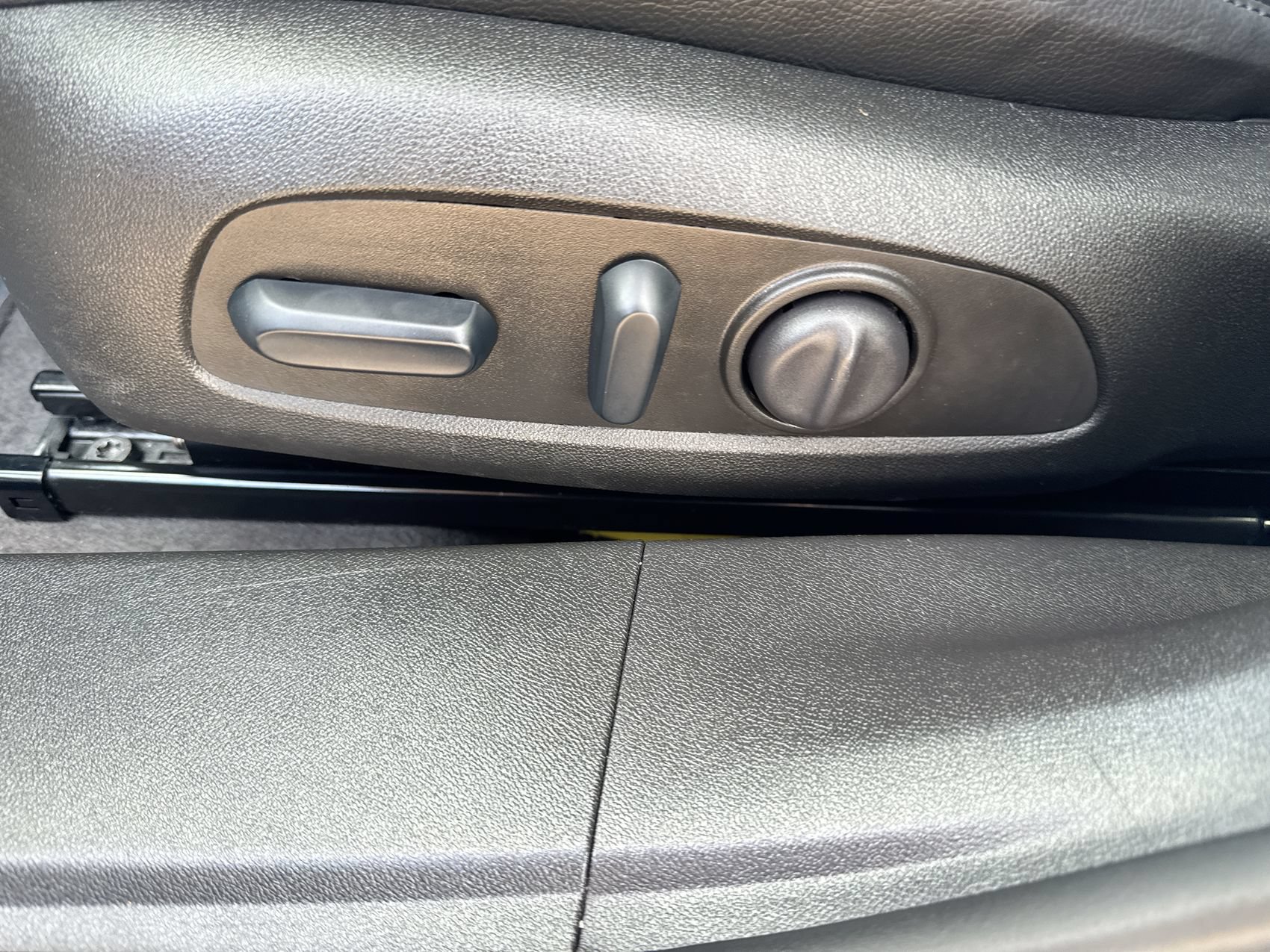 Used 2025 Chevrolet Malibu LT FWD image 12